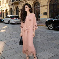 【羽生摺衣】i摺衣-日系 簡約風 花洞 流蘇 魚鱗 洋裝(共二色)