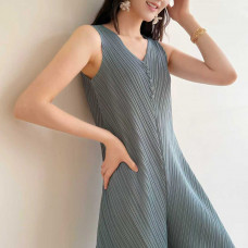 【羽生摺衣】i摺衣-日系 簡約風 V領 斜摺 背心連身褲(共四色)