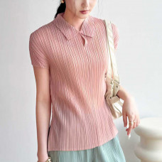 【羽生摺衣】i摺衣-日系 簡約風 小V 前半領 旁開叉 上衣(共三色)