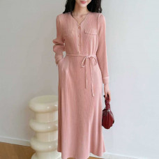 【羽生摺衣】i摺衣-日系 簡約風 V領 半開釦 洋裝(共三色)