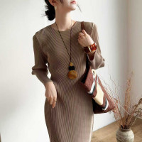 【羽生摺衣】i摺衣-日系 簡約風 圓領 後開叉 洋裝(共二色) 【羽生摺衣】i摺衣-日系 簡約風 圓領 後開叉 洋裝(共二色)