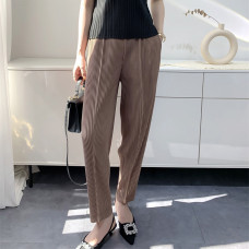 【羽生摺衣】i摺衣-日系 簡約風 厚款 中線 長褲(共二色) 【羽生摺衣】i摺衣-日系 簡約風 厚款 中線 長褲(共二色)